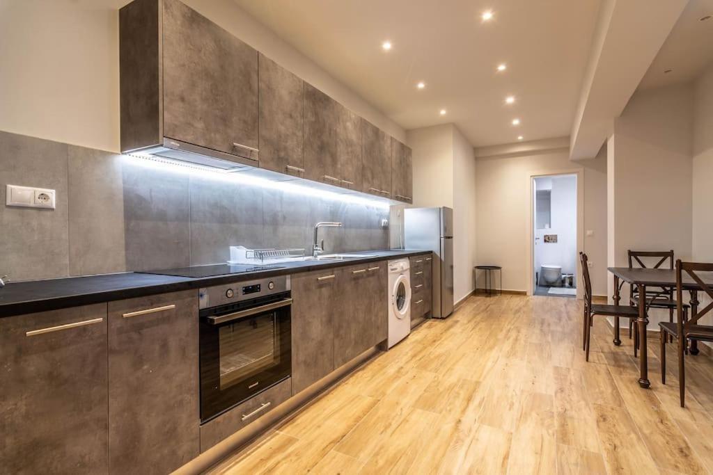 Apartamento Pollys Place Atenas Exterior foto