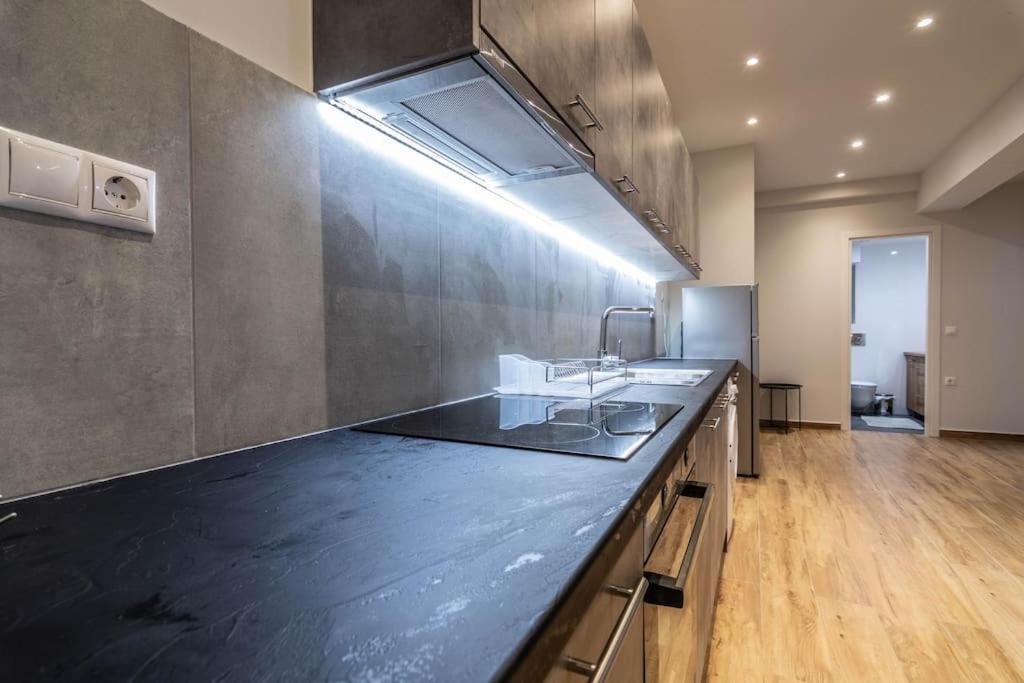 Apartamento Pollys Place Atenas Exterior foto