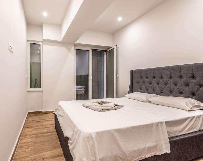 Apartamento Pollys Place Atenas Exterior foto